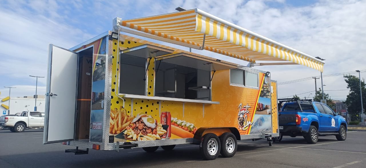 Food truck 2x6 metros Carros Vikingos - Ploteado y con toldo retractil